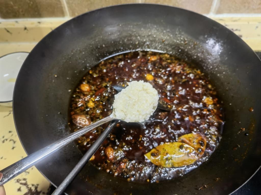 自制番茄火锅底料：食材与汤底搭配