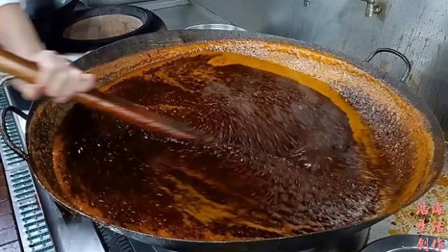 小锅火锅底料用量：食材与汤底搭配