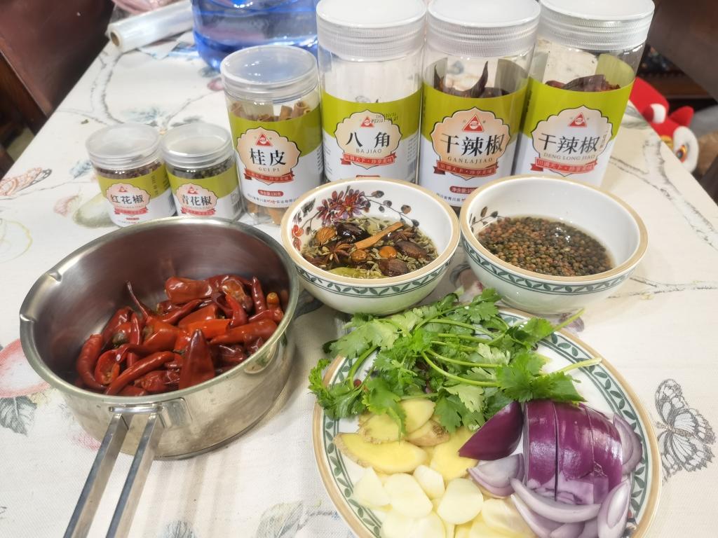 自制菌汤火锅底料：让菌菇鲜味有层次 火锅底料 自制菌汤火锅底料
