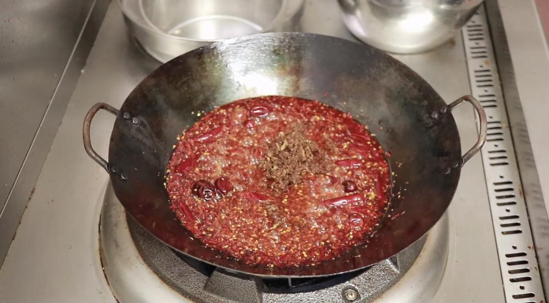 自制火锅底料用量：食材与汤底搭配