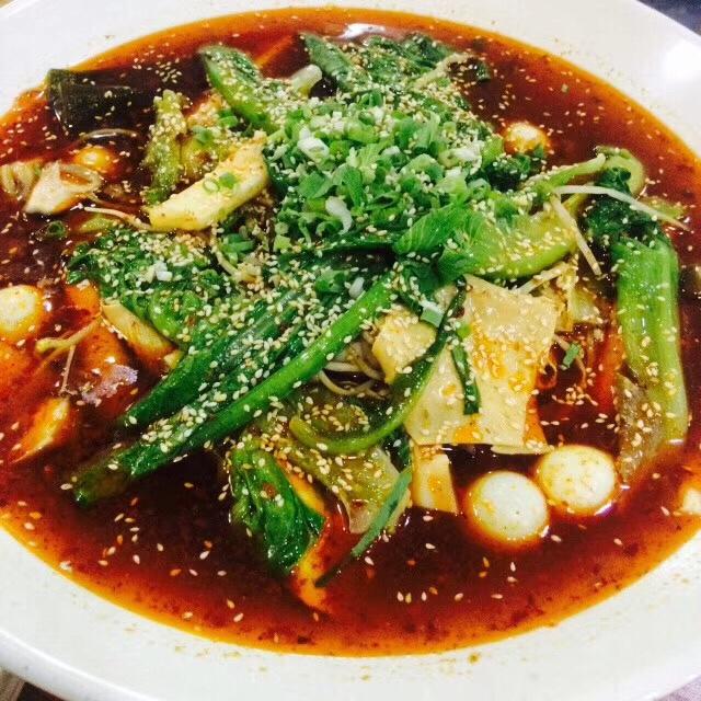 家庭火锅底料选购指南：按锅型与聚餐场景选 火锅底料 家庭火锅底料