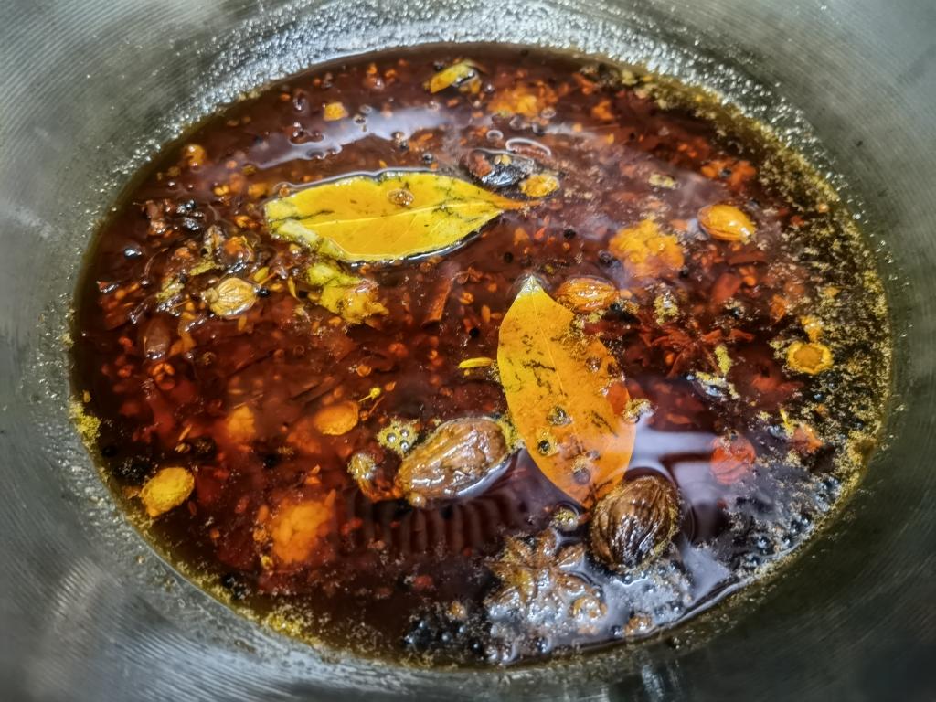 火锅底料做麻辣香锅：煮锅过程参考